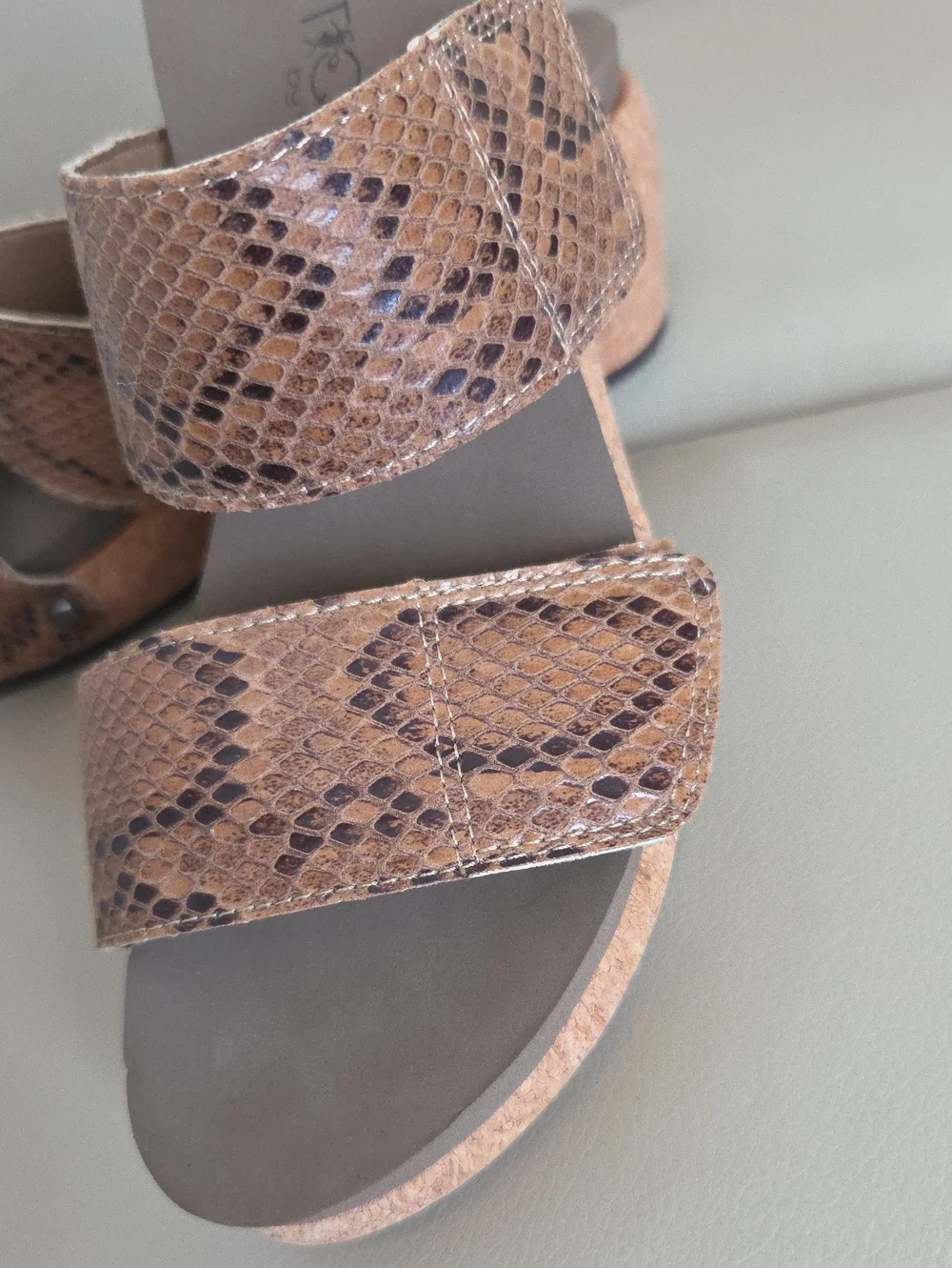 Boutique by  Corkys Tan Brown Snakeskin Platform Slide Sandals Size 9